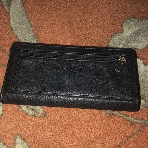 Guess Wallet - Picture 2 of 3